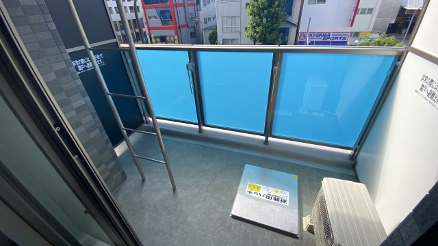 バルコニー　この写真は同マンションの他のお部屋のものです