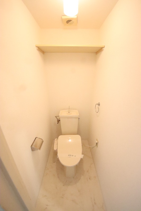 ＪＲ東海道本線 立花駅 徒歩17分 4階建 築38年のトイレ写真