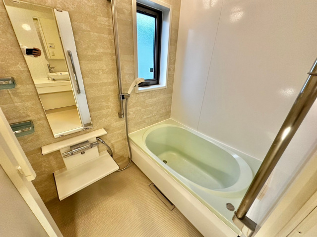 バス・シャワールーム　他のお部屋になります。
