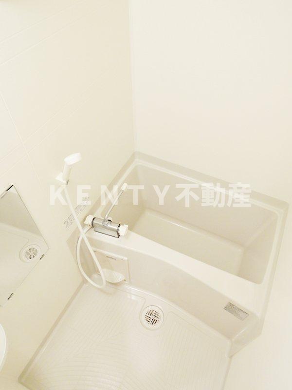 バス・シャワールーム　落ち着いた空間のお風呂です