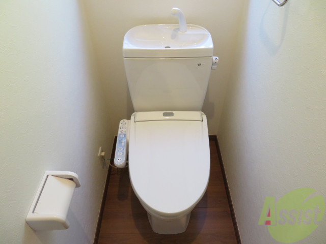 トイレ　各機能付きのトイレです。便利にお使いいただけます。