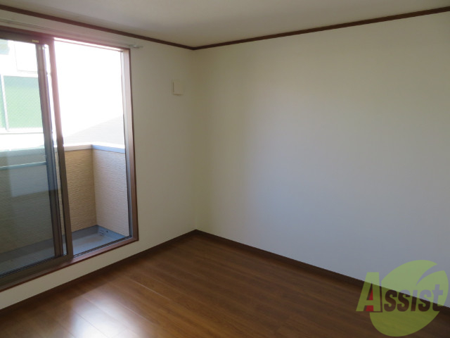 その他部屋・スペース　リビングと寝室が同じ部屋です。こちらに寝室をどうぞ