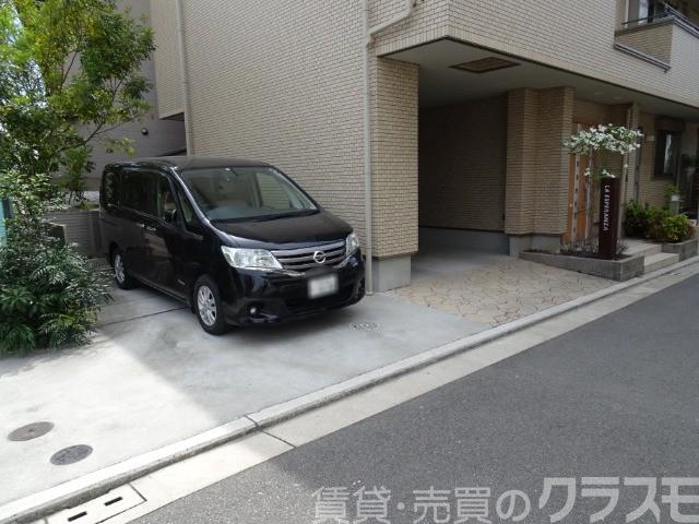 駐車場　敷地内駐車場