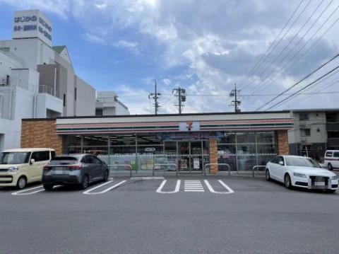 コンビニ　セブンイレブン 名古屋鳥居西通1丁目店（コンビニ）まで217m