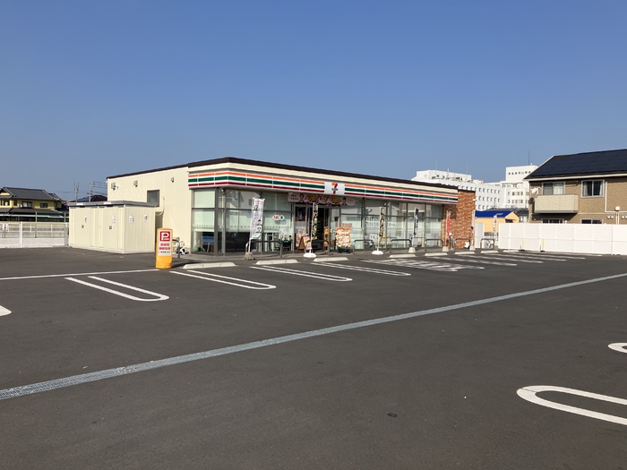 コンビニ　セブンイレブン 松山山西町店（コンビニ）まで928m