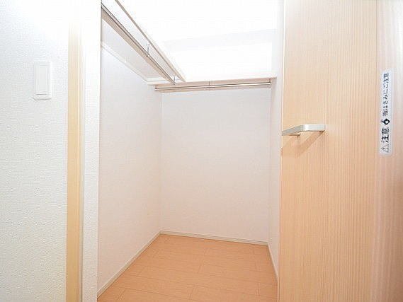ＪＲ筑肥線 東唐津駅 バス乗車時間：10分 最寄りバス停で下車 徒歩8分 2階建 築12年の内装写真