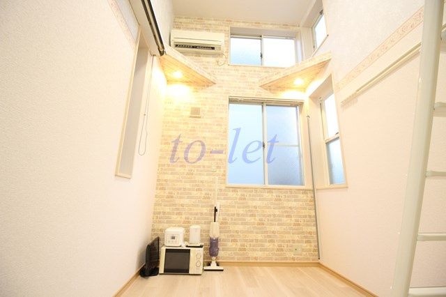 ＪＲ南武線 鹿島田駅 徒歩10分 2階建 築19年の居間写真