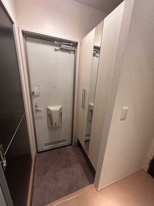 イーストコートの玄関写真