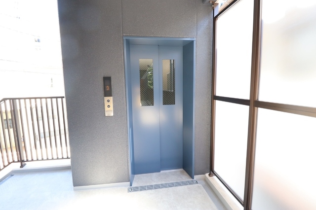 ロビー　エレベーターホール
