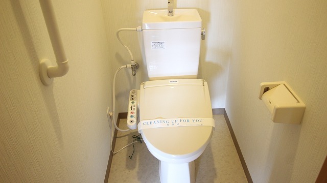 トイレ　同物件別号室の写真です。