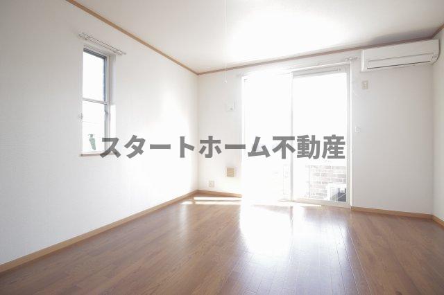 居室・リビング　こちらのリビングで趣味の時間をお楽しみください