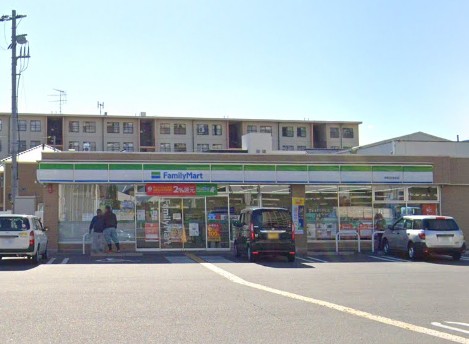 コンビニ　ファミリーマート岸和田並松店（コンビニ）まで617m
