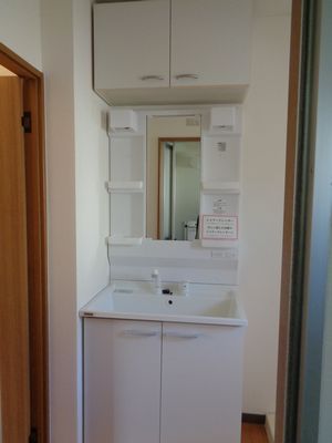 洗面設備　シャワードレッサー