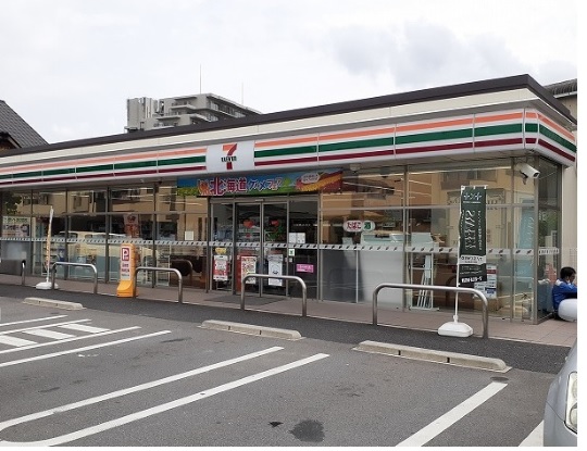 コンビニ　セブンイレブン 八尾高美町4丁目店（コンビニ）まで257m