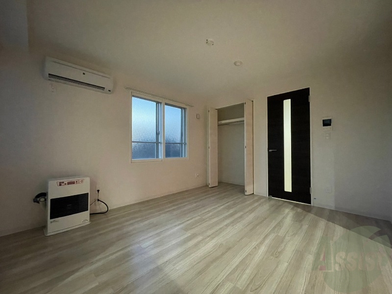 居室・リビング　広くてきれいなリビングです！快適に過ごせそうですね。