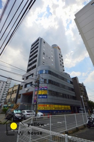 岡山市北区東古松のマンションの建物外観