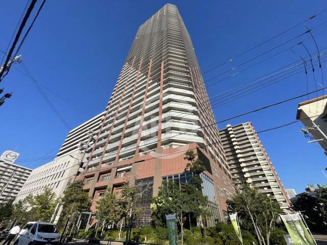 大阪市西区江之子島のマンションの建物外観