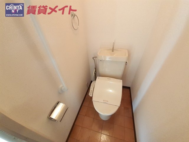 【三重郡菰野町大字福村のアパートのトイレ】