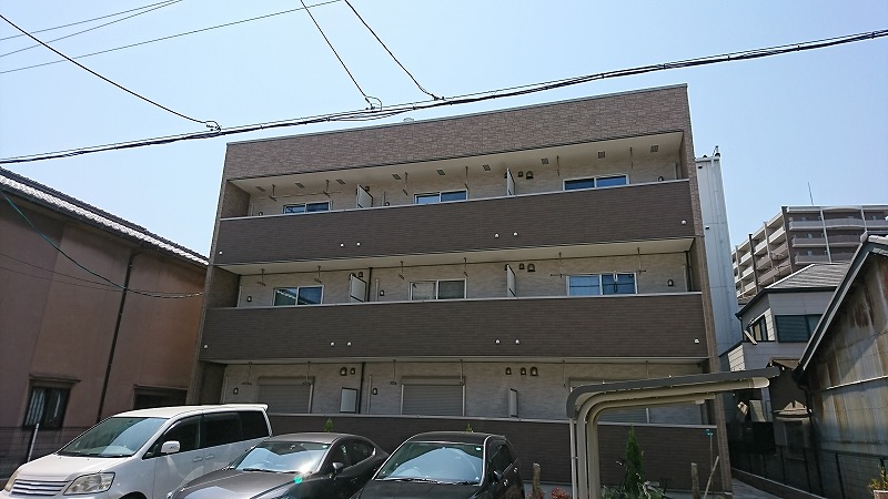 堺市堺区南庄町のアパートの建物外観