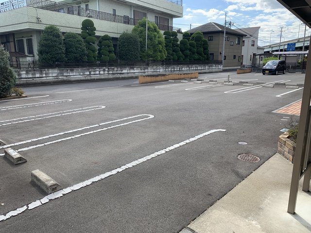 駐車場　敷地内駐車スペース