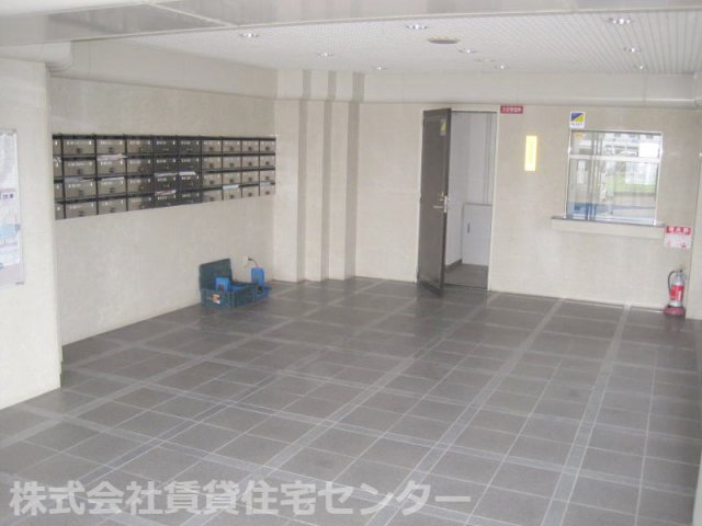 【サンライズマンション岩出５壱番館のロビー】