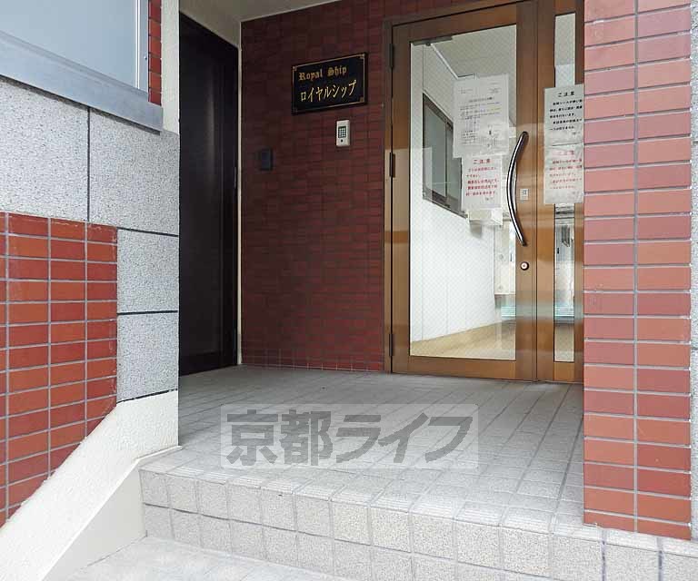 【京都市下京区船鉾町のマンションのエントランス】