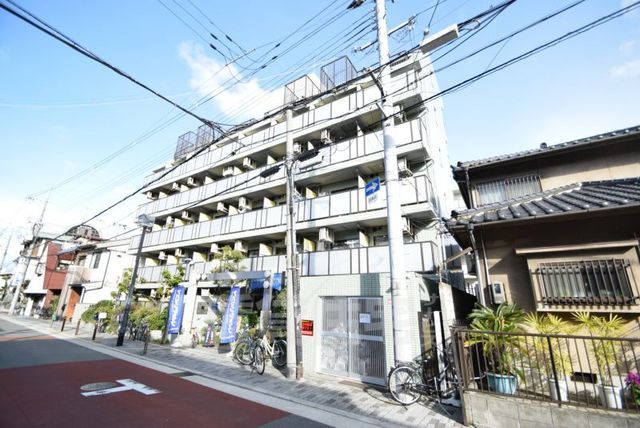 【大阪市生野区林寺のマンションの建物外観】