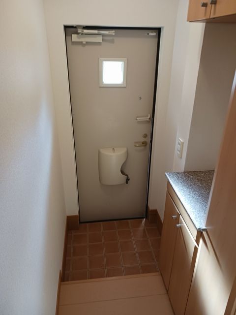 【サンリット　アヴェニューの玄関】