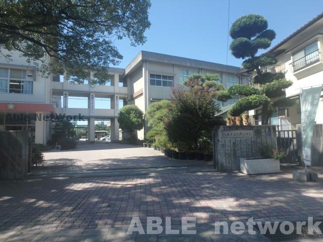 【熊本市南区八幡のマンションの小学校】