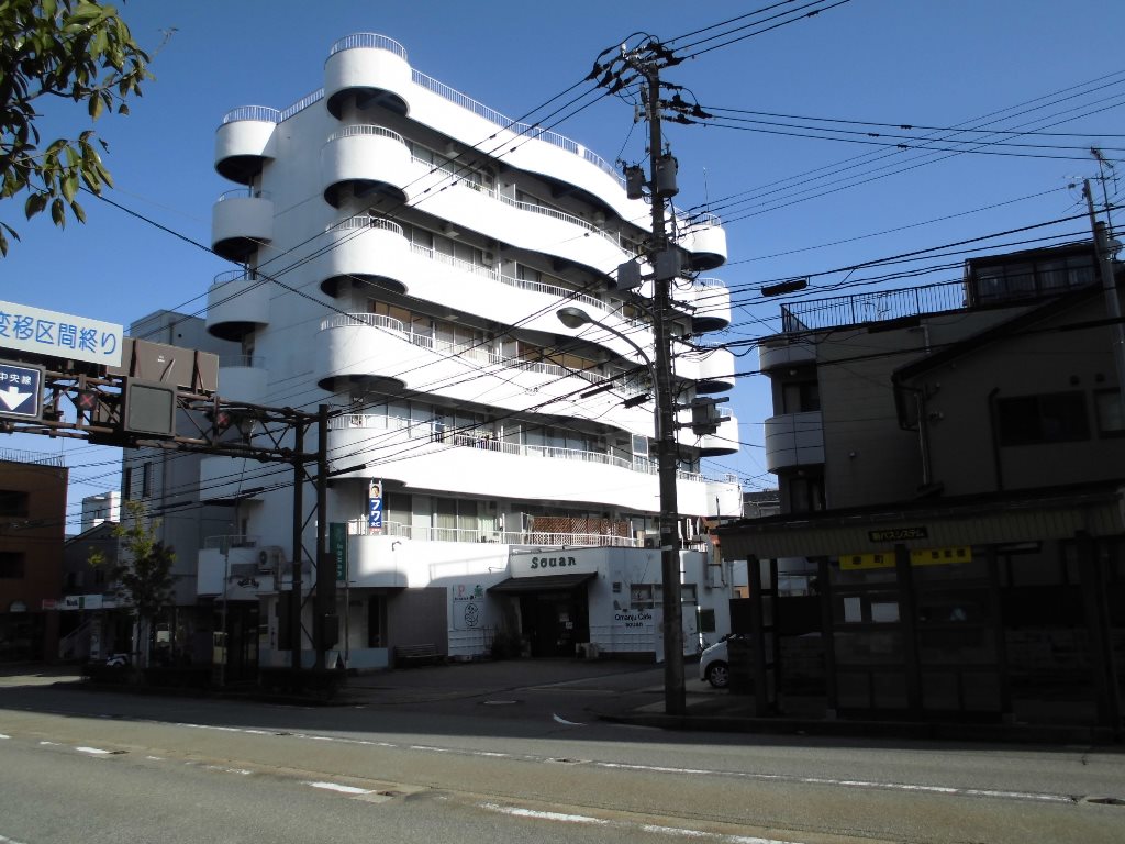 幸町スカイハイツの建物外観