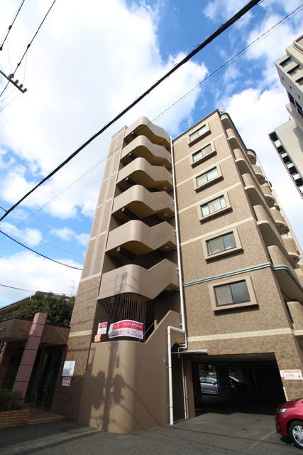 北九州市若松区浜町のマンションの建物外観