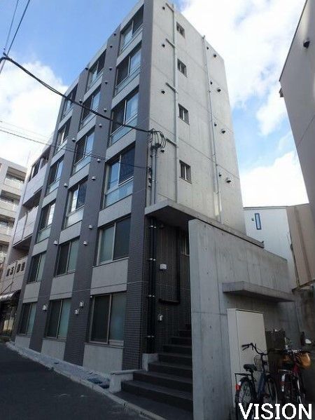 【ラフォート横浜鶴見の建物外観】