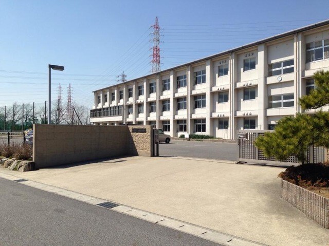中学校　日進市立日進西中学校（中学校）まで1290m