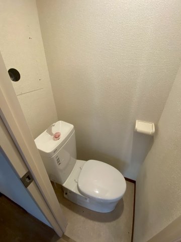 トイレ　ゆったりとした空間のトイレです