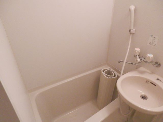 バス・シャワールーム　人気のバス、トイレ別です。