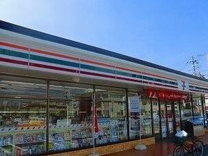 コンビニ　セブンイレブンさん（コンビニ）まで850m