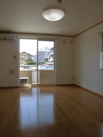 居室・リビング　中はこのようになっています