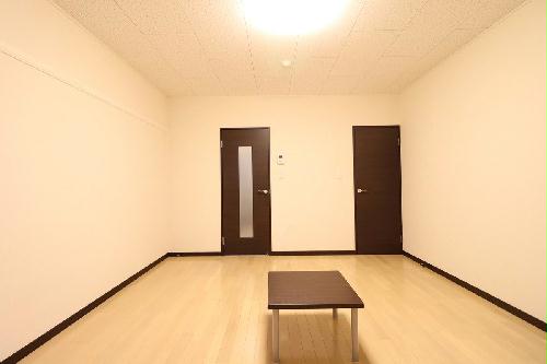 居室・リビング　当社人気のレオネクストシリーズ！モダンな室内が好きな方へ