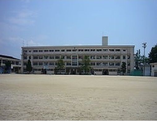中学校　祇園中学校（中学校）まで800m