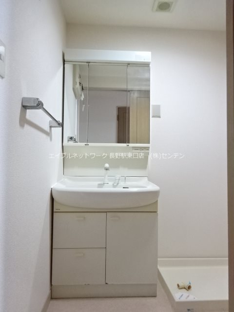 洗面設備　※写真は別部屋のものです。（参考）