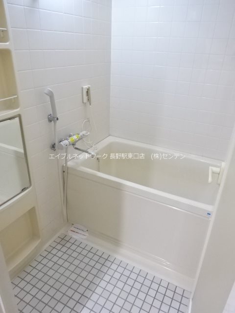 バス・シャワールーム　※写真は別部屋のものです。（参考）