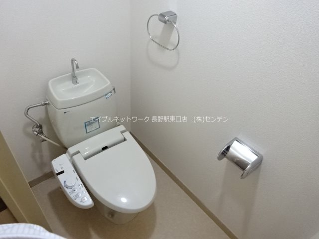 トイレ　※写真は別部屋のものです。（参考）