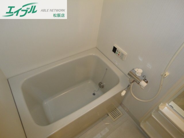 バス・シャワールーム　同型反転参考写真