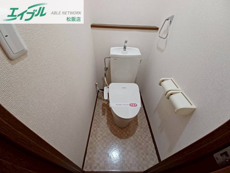 トイレ　同型反転参考写真