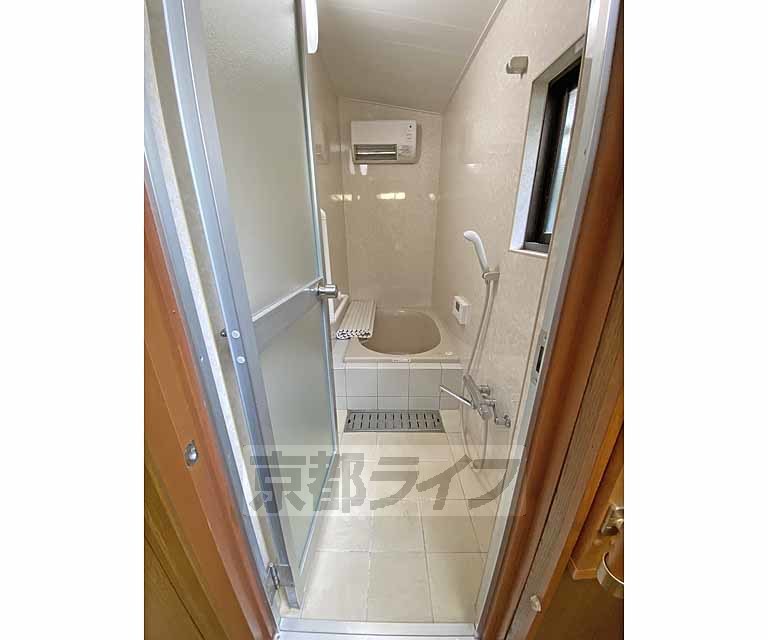 バス・シャワールーム　コンパクトに纏まった浴室です。