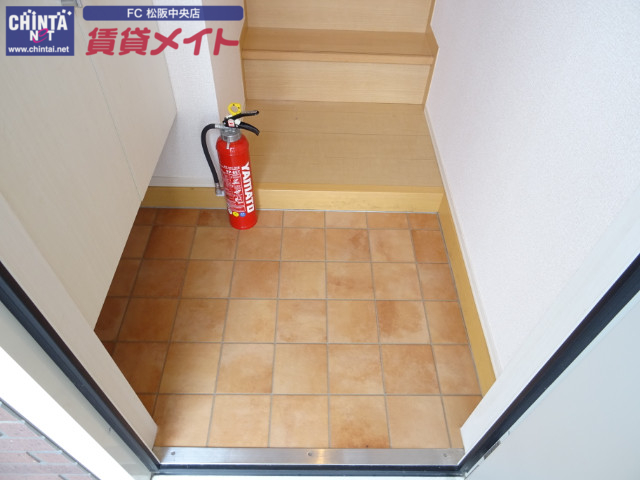 玄関　同型部屋写真です。