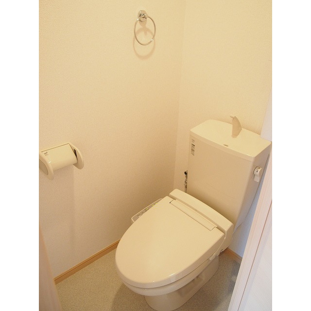 トイレ　ウォシュレット付き♪