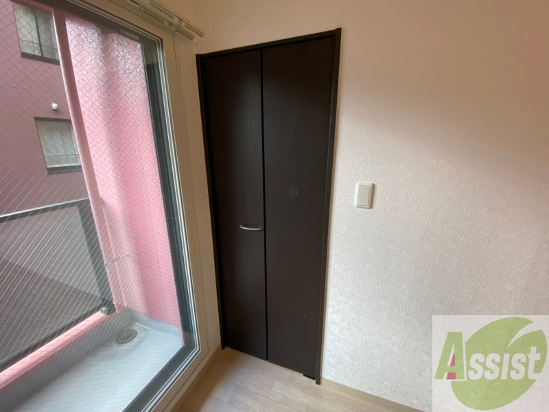 収納　寝室の収納です。部屋がすっきり片付きます。