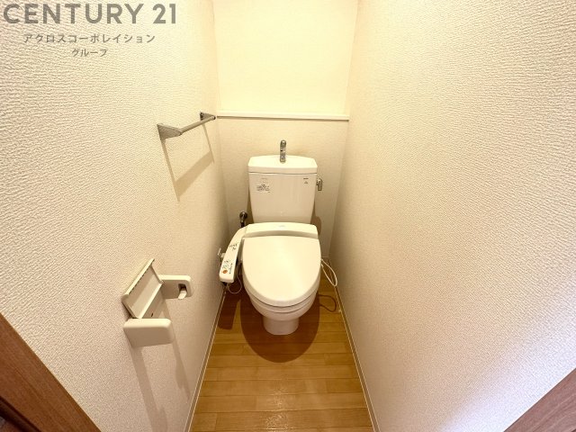 トイレ　温水洗浄便座機能付きトイレです☆