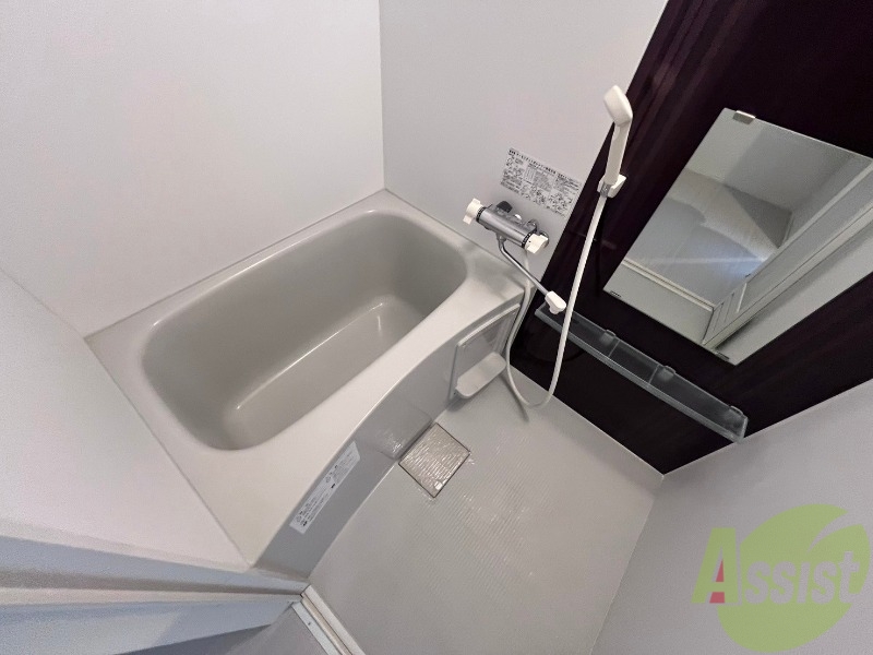 バス・シャワールーム　清潔感のある浴室ですね。機能性も使い勝手も良さそうです。